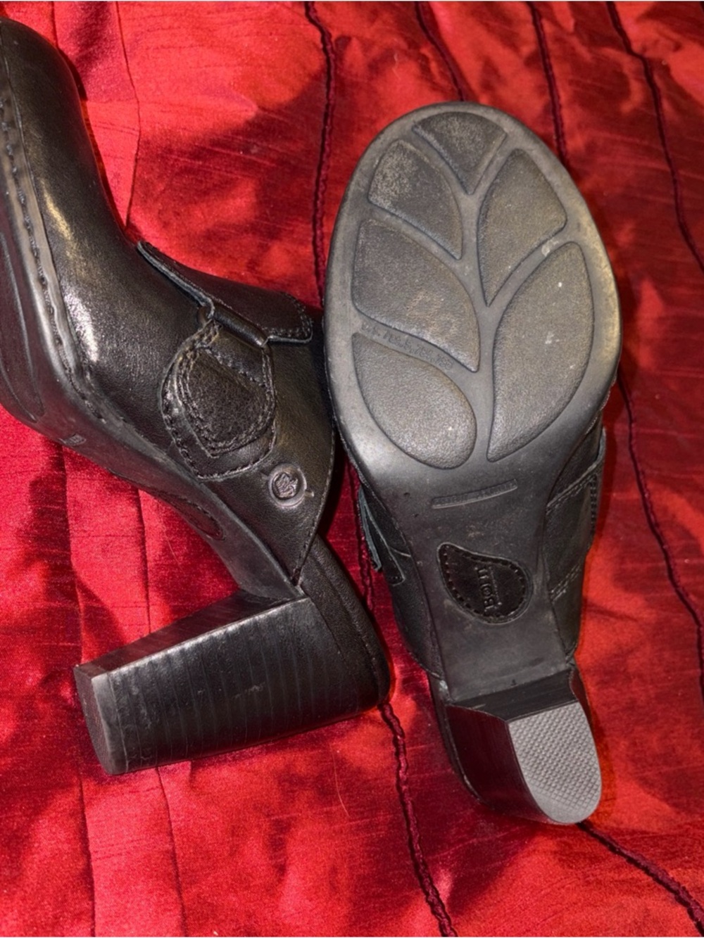 Born Black Leather Heeled Clog with Buckle Detail size 8 - Picture 3 of 7